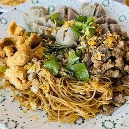 มัมหมีหมี่คลุก เสาชิงช้า