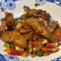 ไก่ทอดคั่วพริกกระเทียม
