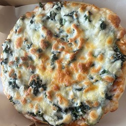 ผักโขมอบชีสถาดใหญ่