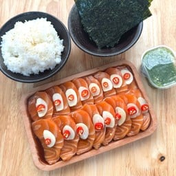 เซ็ตแซลมอนดองน้ำปลากวน 200 กรัม