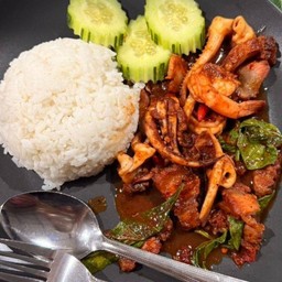 พริกแกงหมูหมึกกุ้ง