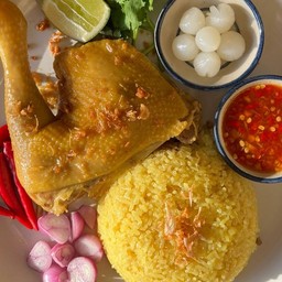 ข้าวมันไก่ต้มน้ำปลา