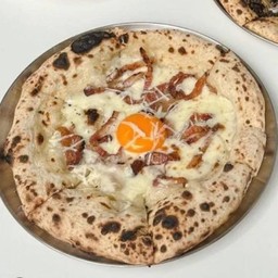 Carbonara pizza