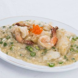 ราดหน้าครีมไข่ข้น กุ้ง หรือ เนื้อ ( แยกน้ำแยกเส้น)