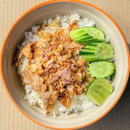 หมูทอดกระเทียมราดข้าว