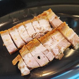หมูกรอบ