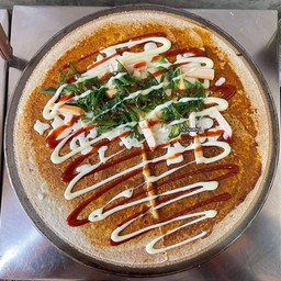 เครปร้อน พริกเผา+ชีส+ไส้กรอก+ยำส่าหร่าย