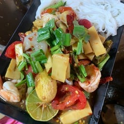 ตำหน่อไม้กุ้งสุก