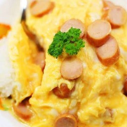ข้าวไข่ข้นไส้กรอกผัดเนย (เมนูโปรคุณหนู ;)