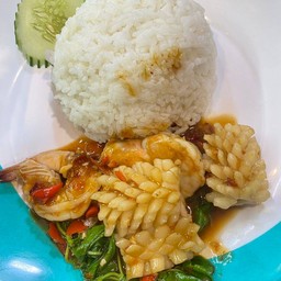 [นโมกะเพราถาด] - กะเพราทะเลราดข้าว