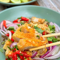 ยำสามชั้นทอด