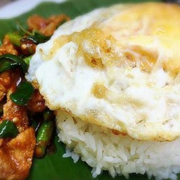 [เซตสุดฮิต] ข้าวผัดหมูชิ้น + หมูชิ้นผัดพริกแกงราดข้าว + ไข่เจียวหมูสับ(กับข้าว)