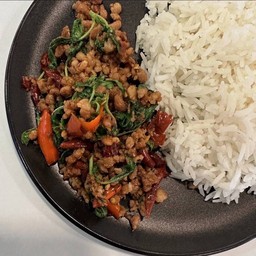 กะเพราหมูสับ