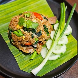 ข้าวผัดรถไฟหมู,ไก่