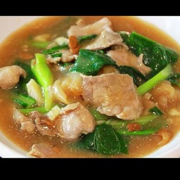 ราดหน้าหมู