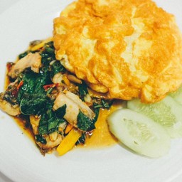 ข้าวกุ้งผัดพริกสวน,ข้าวปลากะพงผัดพริกสวน