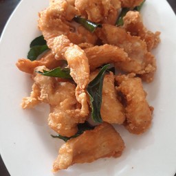 อกไก่ทอดน้ำปลา