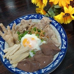 J&K ก๋วยจั๊บญวน นาป่า