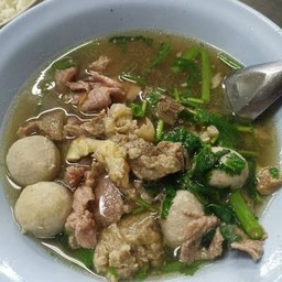 เกาเหลาจัมโบ้เนื้อตุ๋น