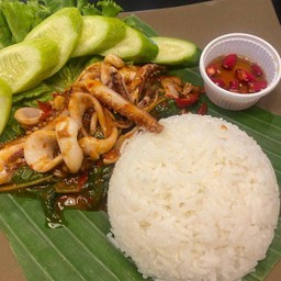 ข้าวกระเพราหมึก