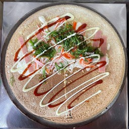 เครปร้อน แฮม+ปูอัด+ชีส+ยำส่าหร่าย