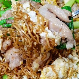 มาม่าผัดซีอิ๊วหมู