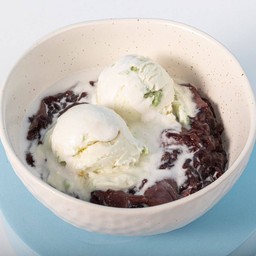 ไอศกรีมกะทิรวมมิตร+เลือกขนมไทย 1 อย่าง