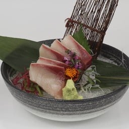 Hamachi Sashimi