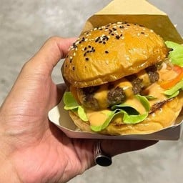 ฉ่ำเบิร์ก Cham burg -