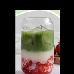 มัทฉะ สตรอว์เบอร์รี่ ลาเต้