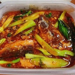 ข้าวคะน้าปลากระป๋อง