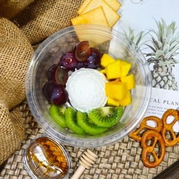 มะม่วง+กีวี่+องุ่นแดง+กรีกโยเกิร์ต 65g.