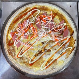 เครปร้อน ไข่+โบโลน่า+ปูอัด+พริกเผา