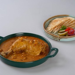แกงมัสมั่นไก่กับโรตี Massaman Chicken with Roti