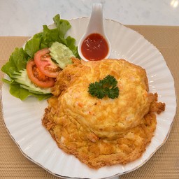 ข้าวไข่เจียว ( Omelet rice )
