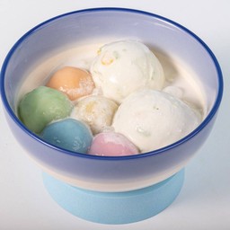 ไอศกรีมกะทิรวมมิตร+บัวลอยมีไส้