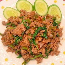 กระเพราเป็นกับข้าว