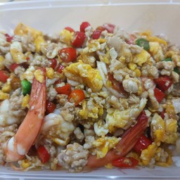 กุ้งหมูสับผัดไข่พริกสด กับข้าว