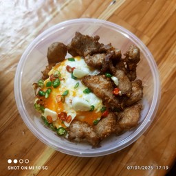 ข้าวหมูทอดไข่ขยี้