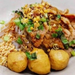 ก๋วยเตี๋ยวแห้ง byน้องโบว์