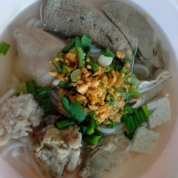 ก๊วยจัั๊บ รวมเครื่องใน