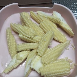 ยอดข้าวโพดอ่อน