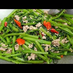ผัดผักบุ้งหมูสับ