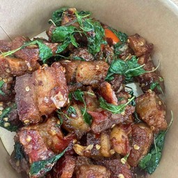 ข้าวกะเพราหมูกรอบ