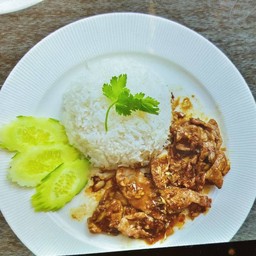 ข้าวหมูกระเทียม