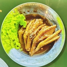 ขาเป็ดตุ๋นน้ำแดง