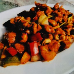 ไก่ผัดเม็ดมะม่วง LM