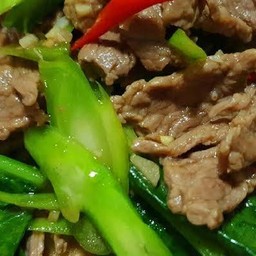 ผัดคะน้าเนื้อ