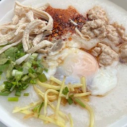 โจ๊ก,ข้าวต้ม,เล้งแซ่บ สี่แยก ธกส.  ตลาดโต้รุ่ง