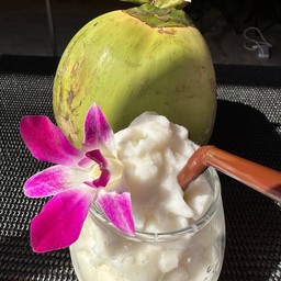 TJมะพร้าวปั่นนมสดซอยตูลอด